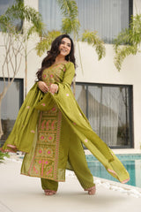 Chinnon Embroidered Festival Wear Kurta Set